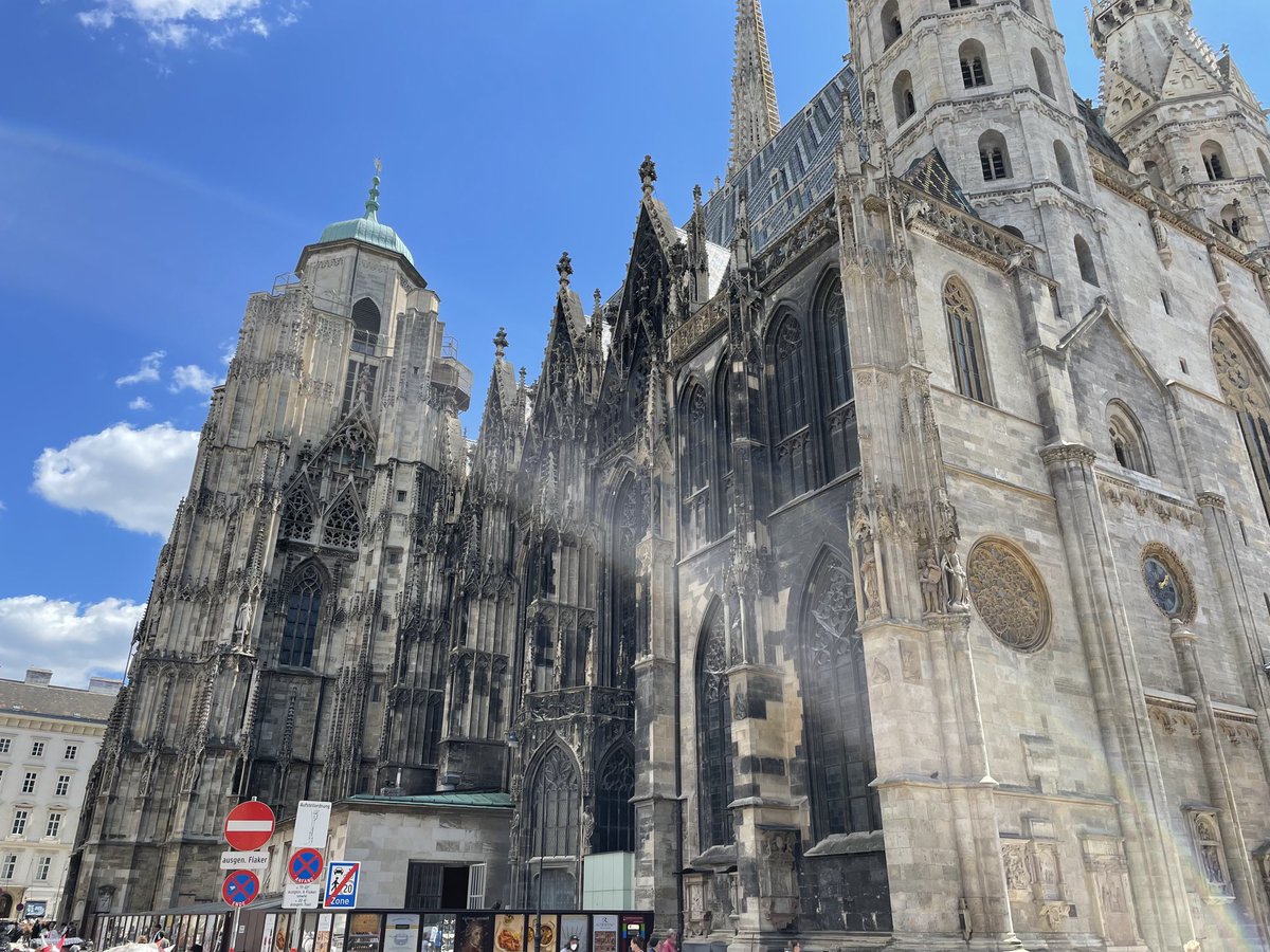 MoOoCai1's tweet photo. #vienna #stephanplatz #innenstadt #wienhatkultur https://t.co/E82pcCIOtc