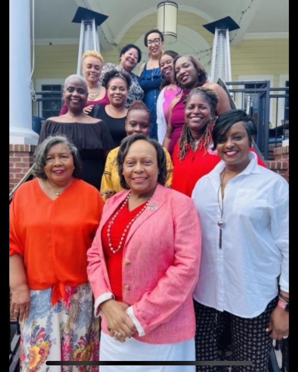 easternregdst's tweet photo. #Repost @bcacdst1984 IG
・・・
🔺 #Service #Leadership #Commitment 
🔺Soror Presidents from MD and DC fellowshipping and bidding farewell to our outgoing Presidents, Sorors Cherie Brown, Tara Newman-Bell and Arlene Wongus. #BCACDST1984 #EasternRegionDST https://t.co/hBUkh5gkOJ