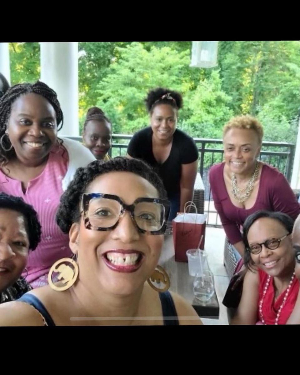 easternregdst's tweet photo. #Repost @bcacdst1984 IG
・・・
🔺 #Service #Leadership #Commitment 
🔺Soror Presidents from MD and DC fellowshipping and bidding farewell to our outgoing Presidents, Sorors Cherie Brown, Tara Newman-Bell and Arlene Wongus. #BCACDST1984 #EasternRegionDST https://t.co/hBUkh5gkOJ