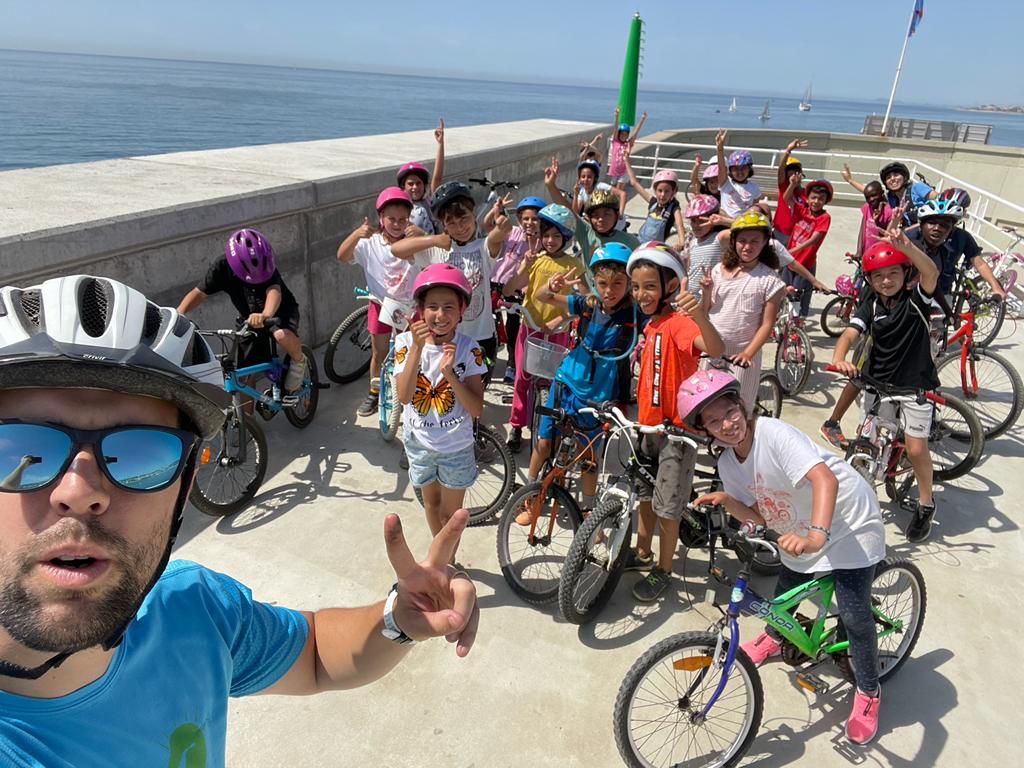 EscolaRocafonda's tweet photo. Avui els nens i nenes de 3r hem fet una bicicletada. Hem anat des de l’escola fins a la platja del Callao i hem tornat 🚴🏽🚴🏽‍♀️
@aliancesmagnet @educaciocat @SSTTMVO @EducacioMataro @matarocat @esportmataro @CEMaresme @tecnocampusSQAI @TecnoCampus https://t.co/X4SdsrGlCf