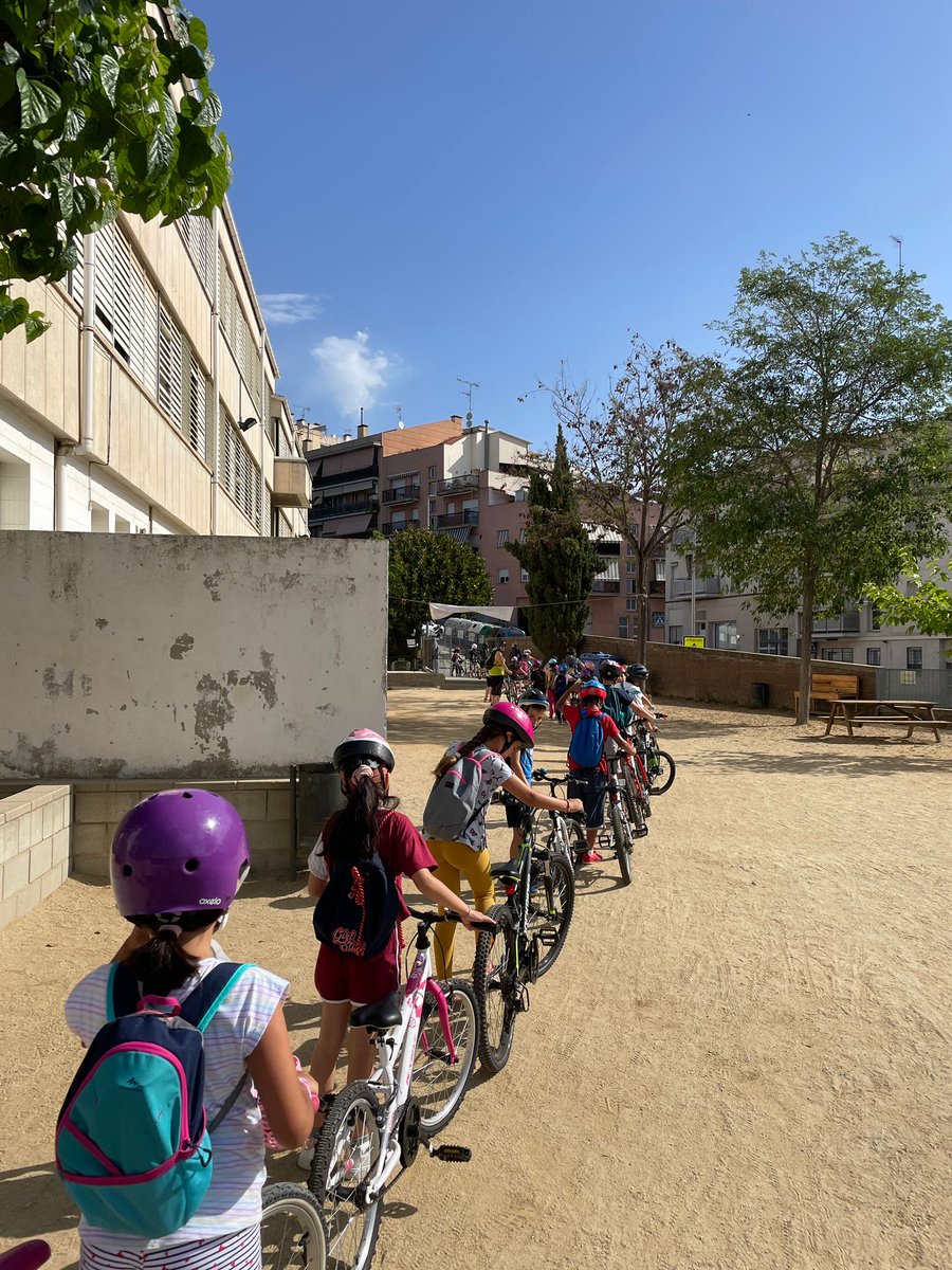 EscolaRocafonda's tweet photo. Avui els nens i nenes de 3r hem fet una bicicletada. Hem anat des de l’escola fins a la platja del Callao i hem tornat 🚴🏽🚴🏽‍♀️
@aliancesmagnet @educaciocat @SSTTMVO @EducacioMataro @matarocat @esportmataro @CEMaresme @tecnocampusSQAI @TecnoCampus https://t.co/X4SdsrGlCf