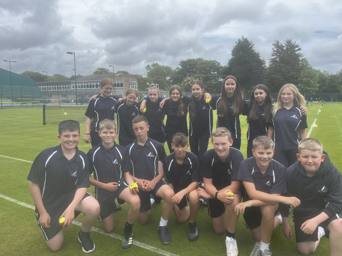 SOUTHERN AREA SPORT (@s_a_sport) on Twitter photo It’s the little things like this that you love to see at competitions! Amazing Leaders who support with confidence and enthusiasm! Teamwork and encouragement from others and great sportsmanship at the end of fixtures! <a href="/YourSchoolGames/">School Games</a> It’s the little things like this that you love to see at competitions! Amazing Leaders who support with confidence and enthusiasm! Teamwork and encouragement from others and great sportsmanship at the end of fixtures! <a href="/YourSchoolGames/">School Games</a>