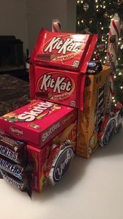 EngineServiceTX's tweet photo. Looking for a great present for the trucker in your life? Try this semi made of candy! https://t.co/6VP1zXQqUt