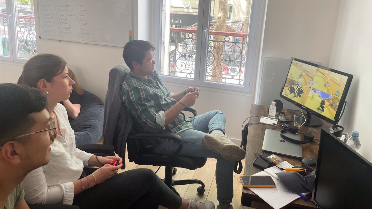 kaspr_io's tweet photo. At Kaspr, we like to have fun! For us, it's not just work but fun! 

At every lunch break, we have a ritual of picking up our controllers and starting a game of Mario Kart 🎮

Today battle between @anne-charlottel'azou and @jasonmeyer https://t.co/uyvZ1w1x2U