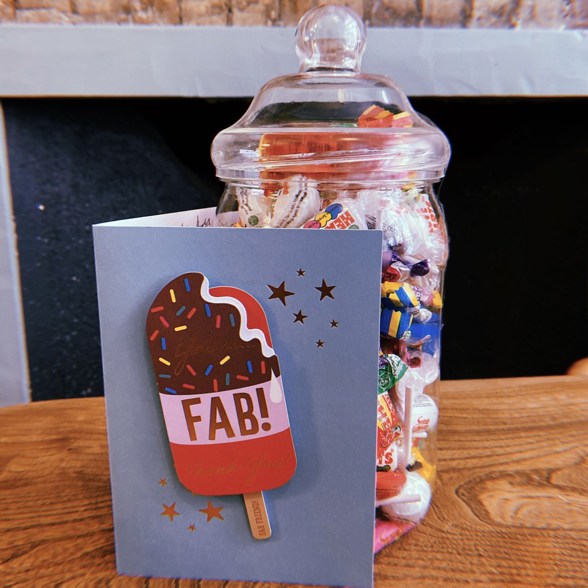 luckycatpost's tweet photo. thank you @TalesTelling for such lovely gifts and card  💚

It was a pleasure working with you on the #SoccerAid  films for UNICEF! We are honoured to be a part of this wonderful project. 

🏷 
#postproduction #videopost #audiopost #colorgrading #unicef #socceraid https://t.co/73n6hgvK1F