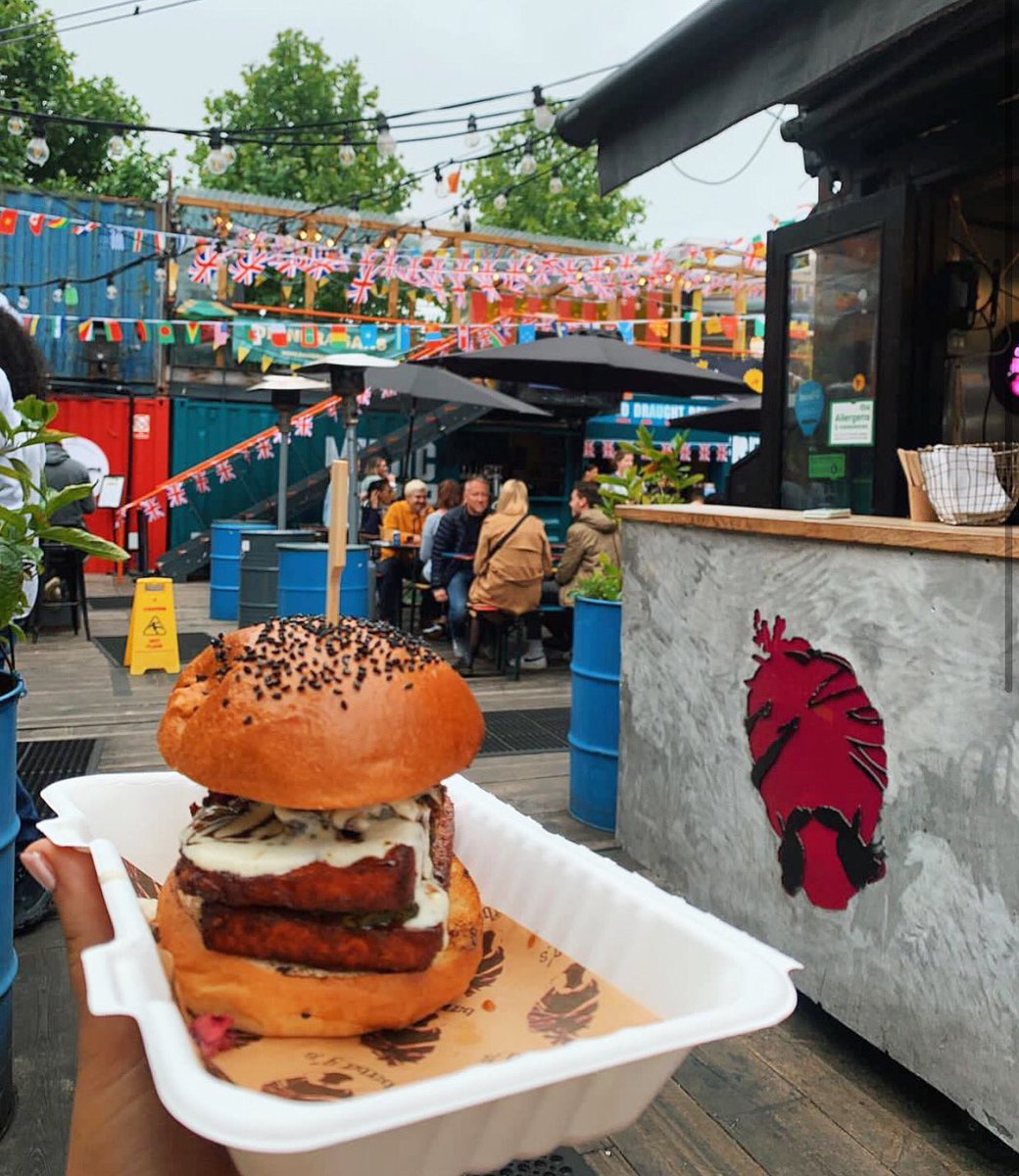 Banish the Monday blues with a trip to @popbrixton, where you can get your hands on a tasty burger that can be lamb or, if you’re having a #meatfreemonday, fried paneer cheese 😋 Now that’s how to start the week off right 👌🏾