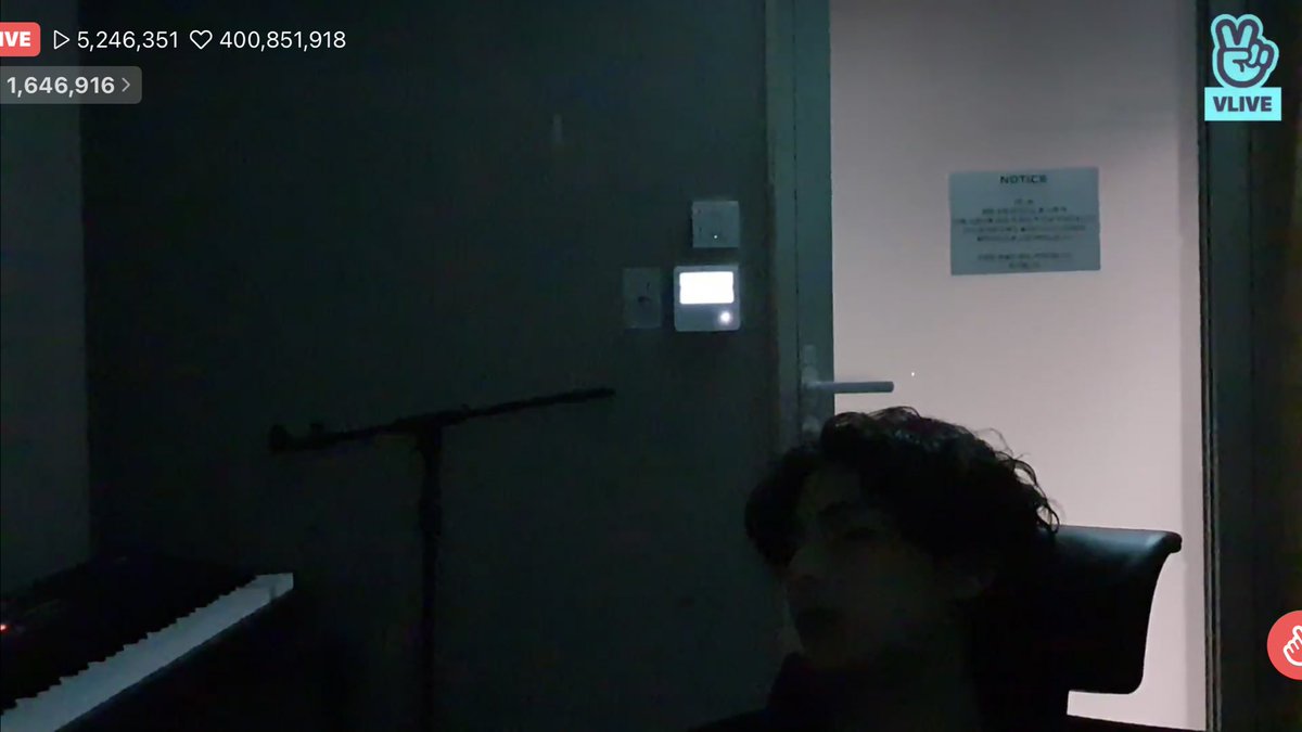 YOONlVRSE's tweet photo. y’all mark this day in history we got a sleeping vlive for the first time ever $/):&amp;/&amp;:&amp;;$:&amp;;$;&amp;/&amp;;&amp; https://t.co/4SE4h5YDP5