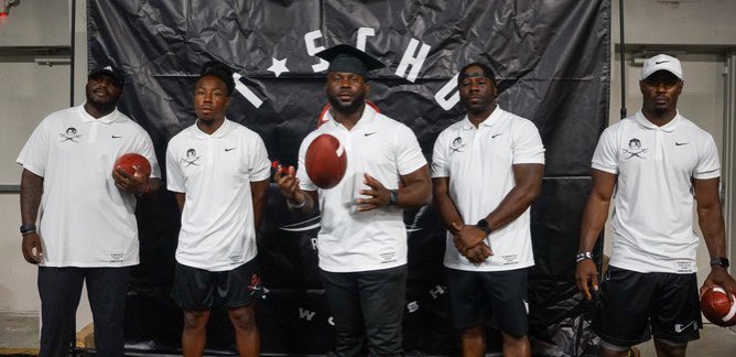 t_will_train's tweet photo. The Staff. #CutSchool™️ powered by @TheRBClub1 https://t.co/KHXvg3OBqi