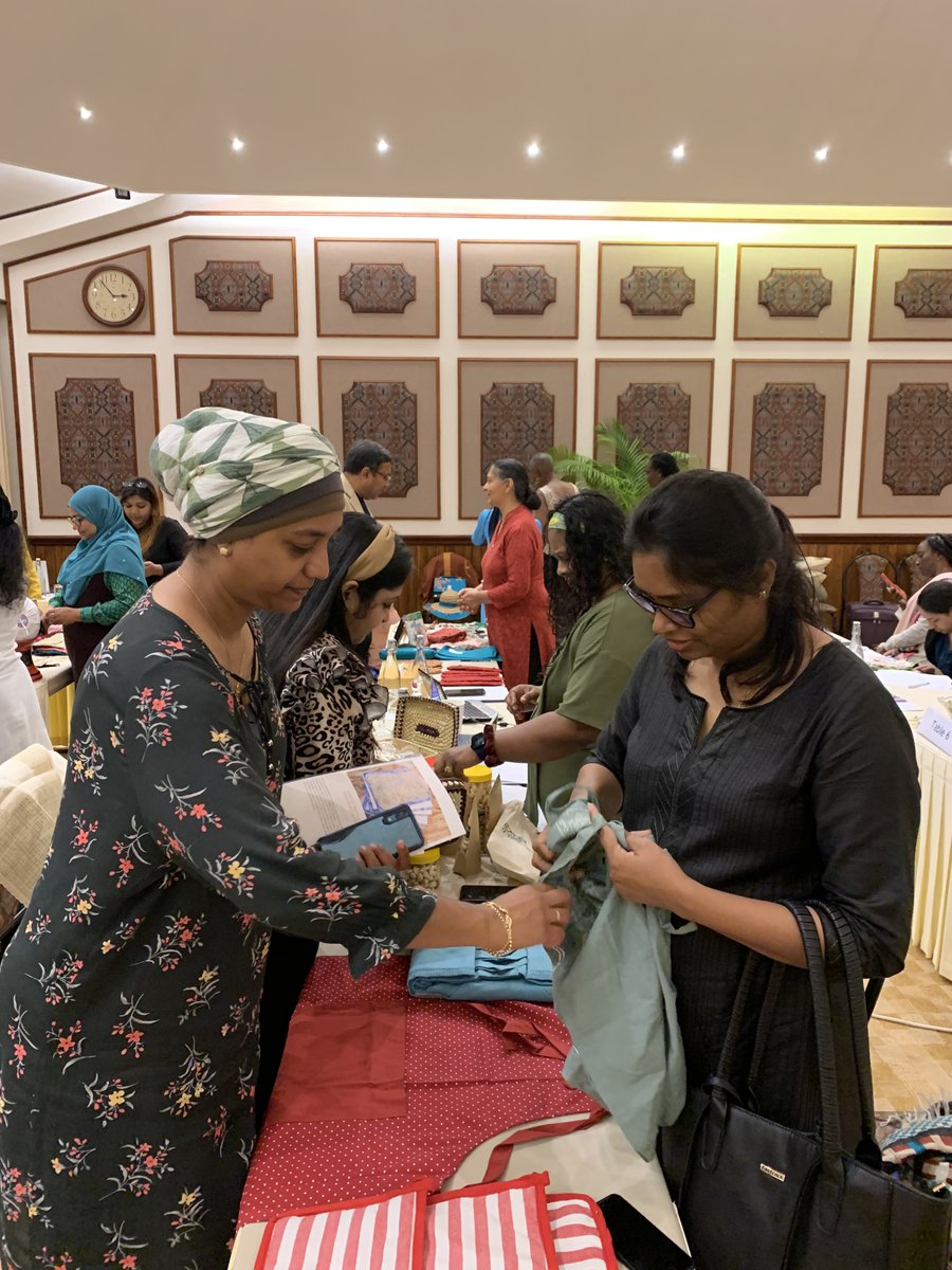 SSWA_UNESCAP's tweet photo. Wonderful response to training #womenentrepreneurs on leveraging digital infrastructure promoting business thru #ecommerce #DigitalMarketing with great networking sessions
@UNESCAP
@RajanRatna
#SANSSDGProject
@EIF4LDCs @commonwealthsec @Suveera18 @Wesellonlineorg @Radika_fiji https://t.co/aOufdVC7xx
