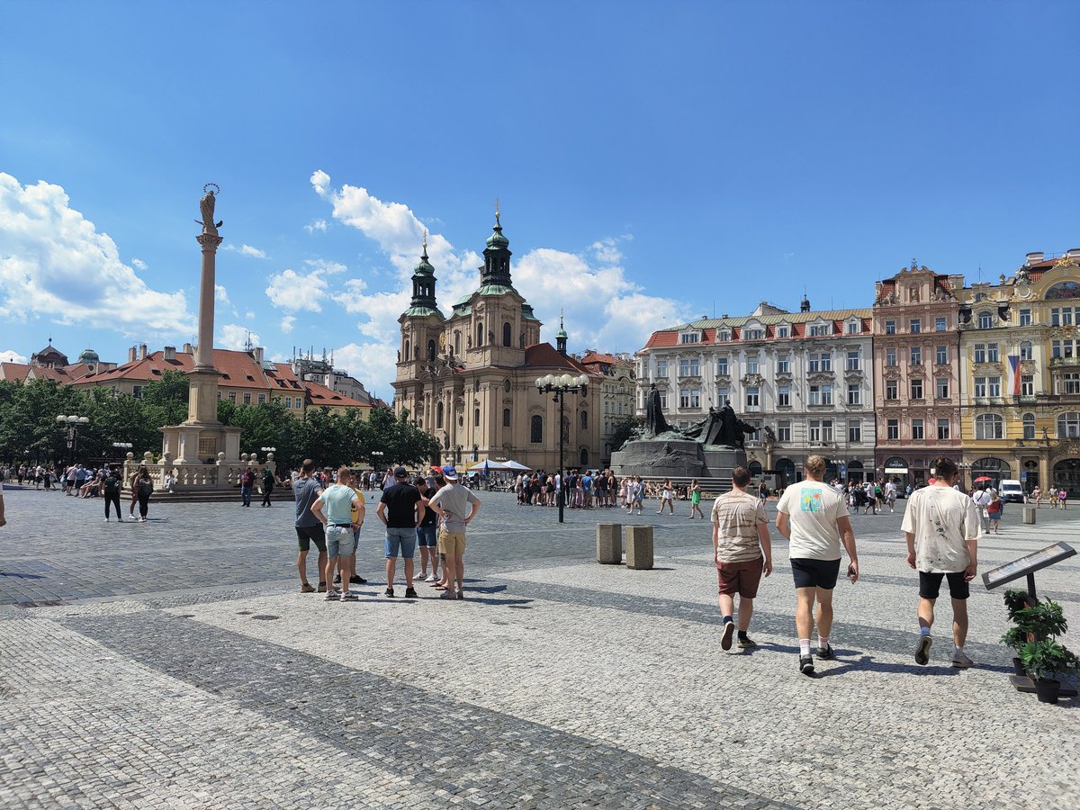 squidbrh's tweet photo. No streams, ya boi is in Prague! #Prague #CzechRepublic #twitch #twitchstreamer https://t.co/lGFXSLh2yH