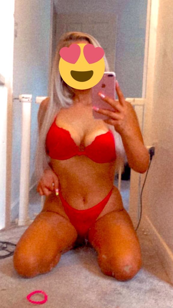lucierae2022's tweet photo. ADD MY SNAPCHAT LUCIERAE21 #buyingcontent add for my menu&amp;prices, be payment ready, because im dildo ready..🍆💦 https://t.co/H7tSmorOXZ