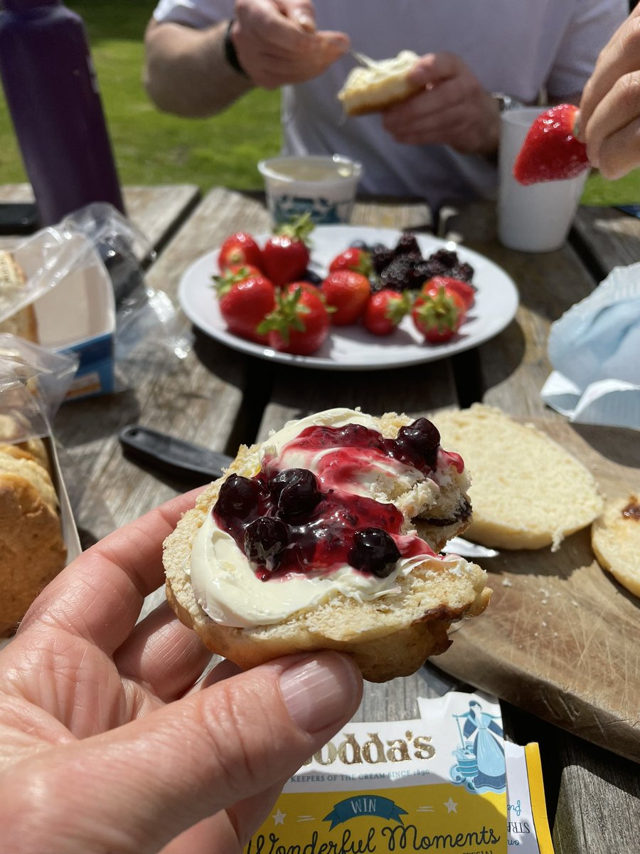 MonsoonEstates's tweet photo. That old argument again!
#creamjam or #jamcream https://t.co/0ViEHXEdsQ