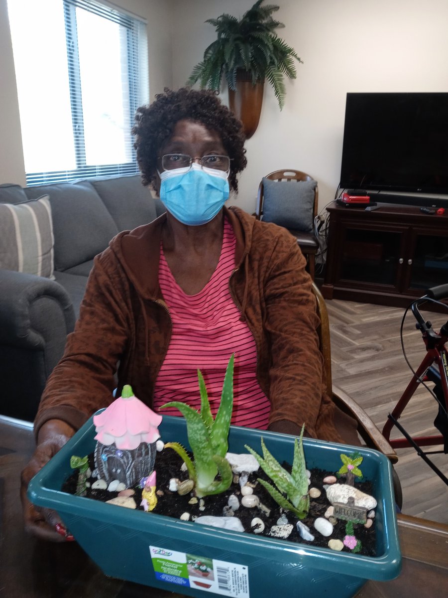 AhepaSL's tweet photo. The Garden Club at AHEPA 310-IV Senior Apartments in Saraland, Ala., created "succulent fairy gardens!" Studies show having a succulent plant boosts concentration, reduces stress and blood pressure, and improves mood.
#seniorliving
#affordablehousing
#seniorcommunities https://t.co/YLXZ76ILTx
