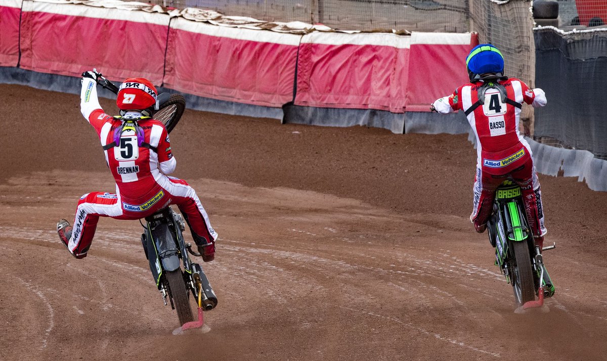 taylanningpix's tweet image. Epic racing @glasgowtigers yesterday, brilliant job by track guys Chris &amp;amp; Paul to make it happen 🤙👏
#speedway