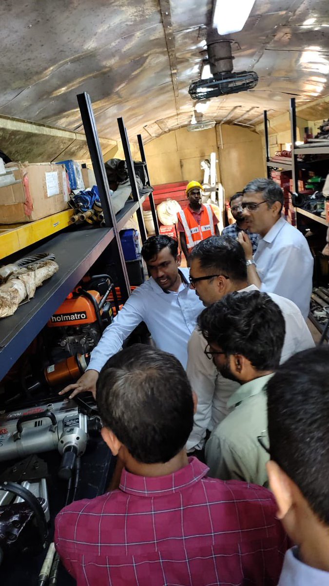 SrdsoM's tweet photo. INTRA -RAILWAY SAFETY AUDIT OF MUMBAI DIVISION,CR
#SafetyFirst #SafetyFirst 
@drmmumbaicr https://t.co/edTw1PtCjZ