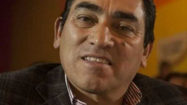 LauGVizcarra's tweet photo. Ella tenía 16 años y cursaba 4to en la secundaria. Él tenía 55 años y ya era intendente de Bañado de Ovanta, una localidad del Este catamarqueño. En junio del 2021 lo denunció por abuso sexual y privación ilegítima de la libertad.
(Sigue) https://t.co/63s0z5JLtK