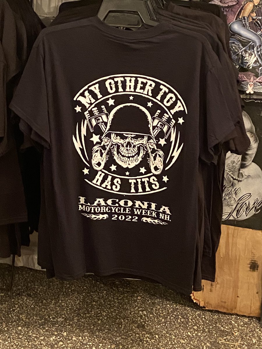 flexiemurphy's tweet photo. Found some pretty demented shirts at bike week #skullyeah @SKULLERHOOD https://t.co/pWYSY9D6we
