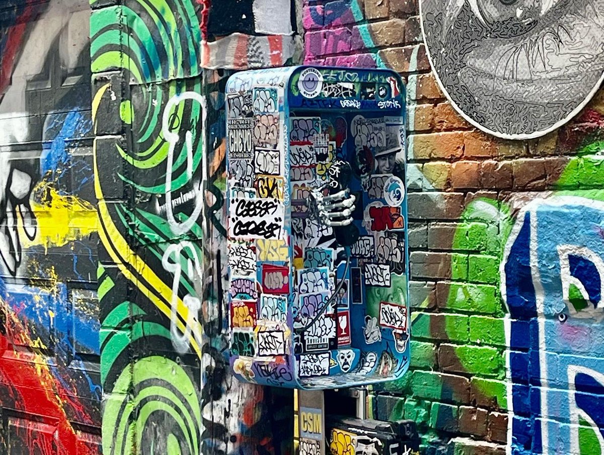 ankefc's tweet photo. #graffitialley #Toronto is always a favourite spot for me to get some visual energy, but have you ever taken a guided tour? #localtours #localtoursim @SeeTorontoNow #guidedtours https://t.co/doHRDJ5qJ1
