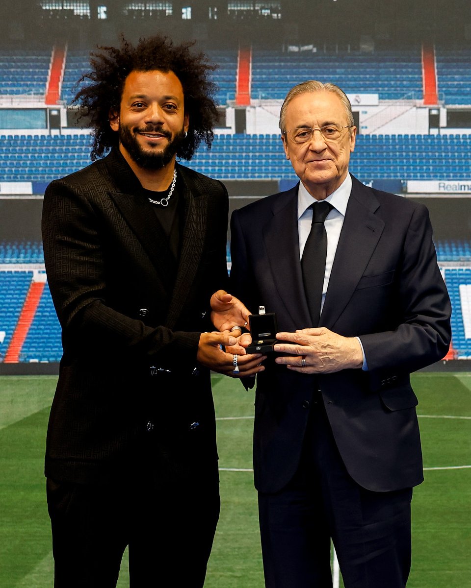 realmadrid's tweet photo. Florentino Pérez: “El Real Madrid es y será siempre tu casa. Tienes que estar muy orgulloso de todo lo que has conseguido en el mejor club del mundo”
#GraciasMarcelo | @MarceloM12 https://t.co/2ip1GQn7ZT