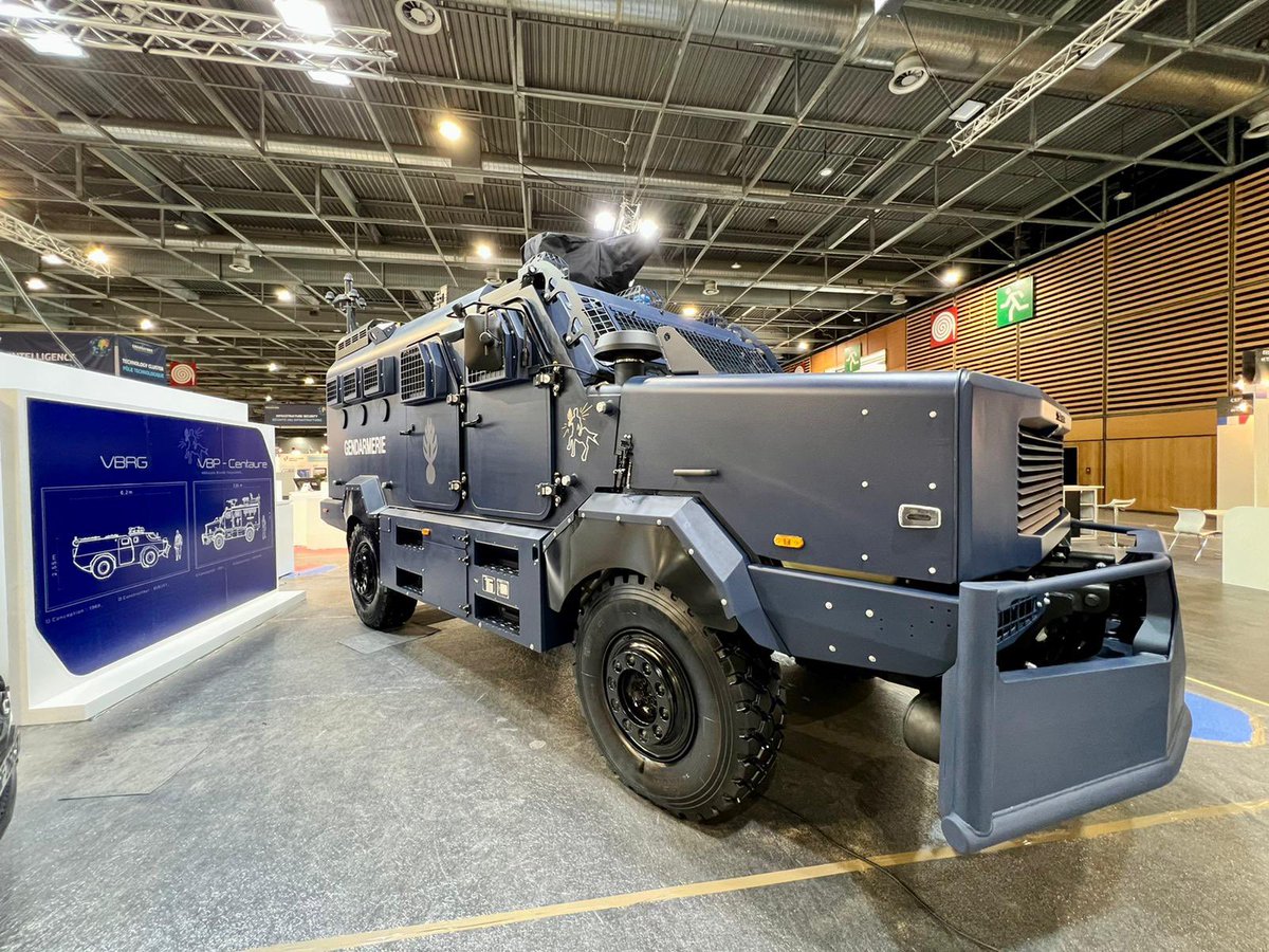 Gendarmerie's tweet photo. #Eurosatory2022 🛡️ La #Gendarmerie est présente sur le stand @Interieur_Gouv. Parmi les nouveautés exposées, le véhicule blindé polyvalent #Centaure dédié aux crises de haute intensité. Conception 🇫🇷 par la société Soframe.
@cogeseurosatory 
#NotreEngagementVotreSécurité https://t.co/uugGiUHZR0