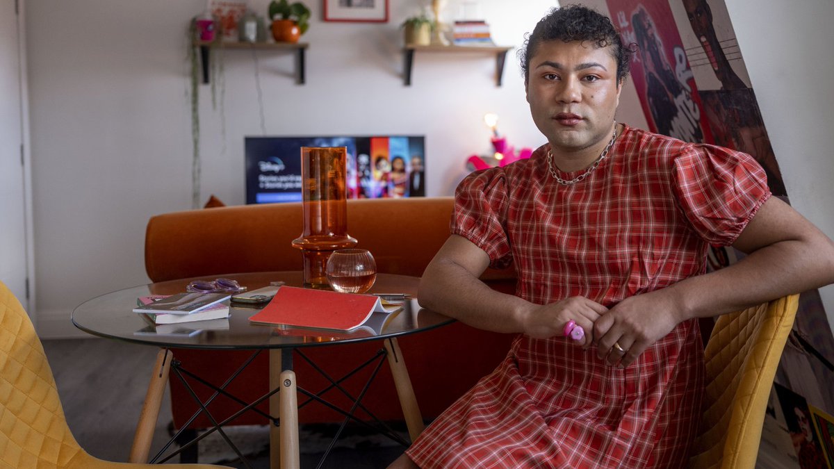 Sound of the Underground 

Written by Travis Alabanza co-created &amp; directed by Debbie Hannan 

19 Jan. - 25 Feb. 

Legends of the London queer club scene take over the Royal Court Theatre. Expect punk, profanity and a fierce fight about workers' rights. 

bit.ly/SOUNDOFTHEUNDE…