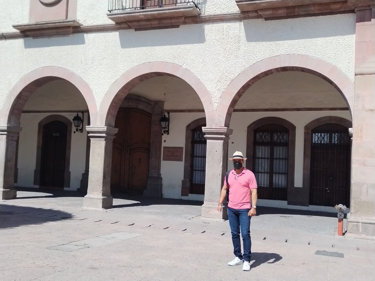 asanchezsolis's tweet photo. Conociendo un poco de Querétaro, gente muy especial, dan muchas ganas de volver.... https://t.co/dwQLMcGwPH
