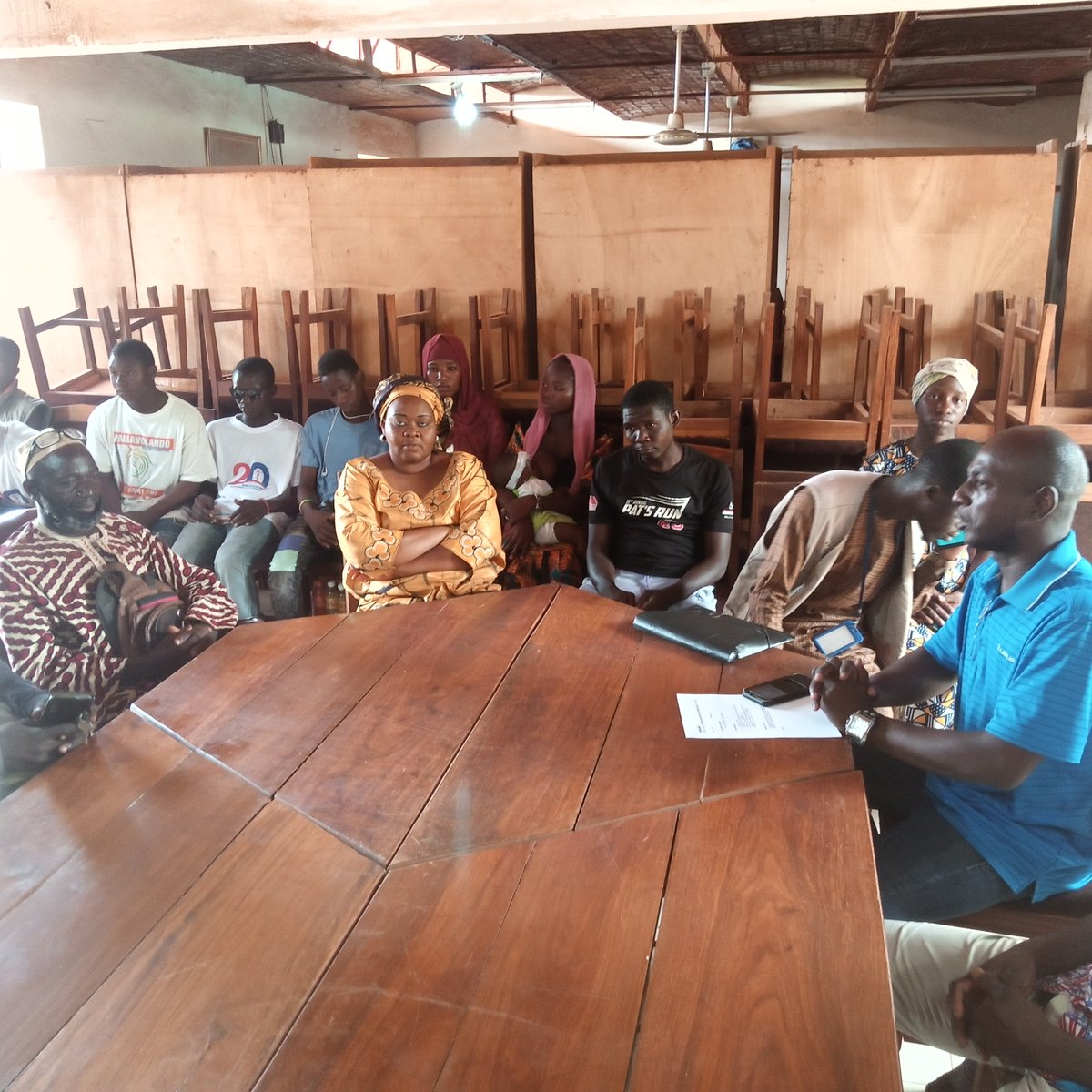 NCpmct's tweet photo. Fin d'apprentissage ce jeudi 02/06/2022de la 2ème promotion des enfants en situation de rue avec une cérémonie de remise aux parents. Nègè Blon et le Samusocial Mali proposent des solutions concrètes à la réintégration sociale et économique des jeunes. https://t.co/Rv3id4XApl