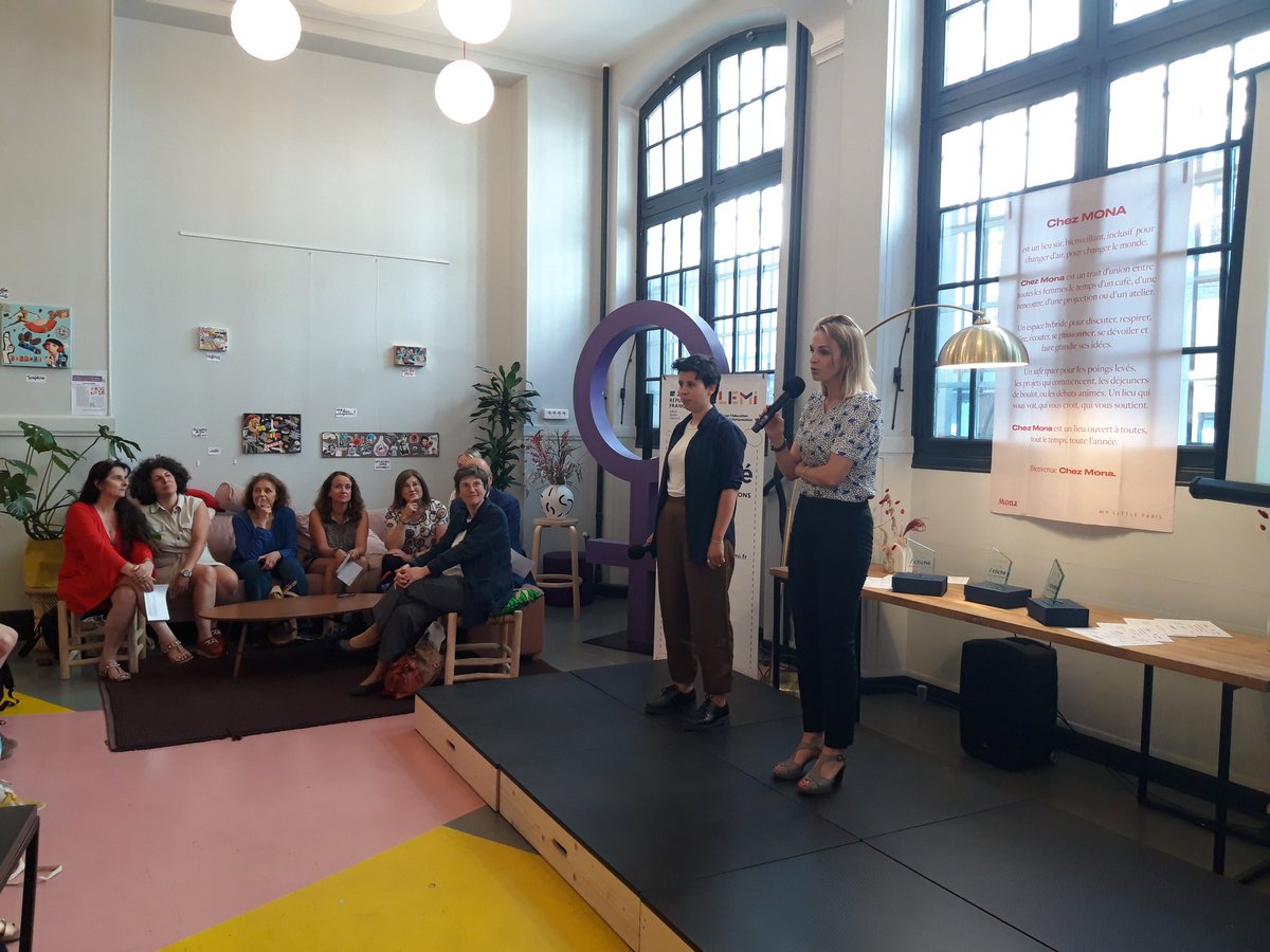 LeCLEMI's tweet photo. 🏆La cérémonie de remise des Prix du concours #ZéroCliché pour l'égalité filles-garçons du #CLEMI se tient à La Cité Audacieuse à @Paris animée par @louisetourret. En présence des élèves lauréats du primaire au lycée et leurs enseignants, les membres du jury, partenaires...🎉 https://t.co/6h7YmxLXgQ