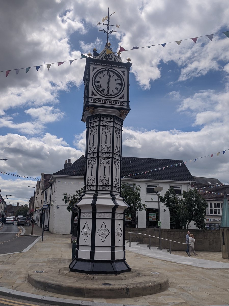 a10_live tweet media