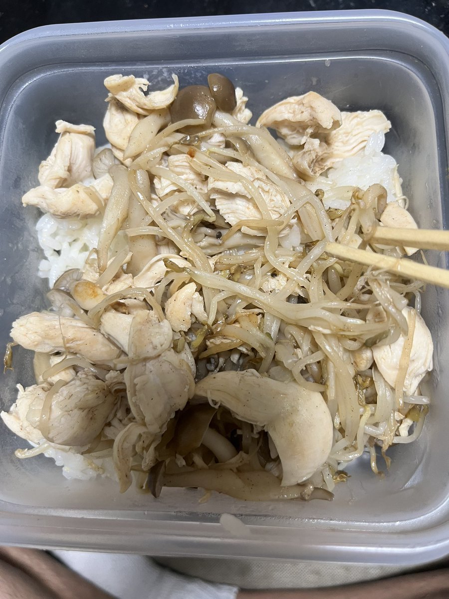 03180324Kensuke's tweet photo. 平日は毎日これ食って
土日好きなもの食べるのが、1番幸せ感じるから真似してみ？ https://t.co/BavTqLl43M