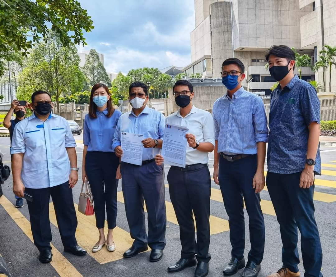 SandreaNg's tweet photo. @BNM_official needs to crack down on financial fraud promptly and effectively, before it gets out of hand!

Today I joined my party colleagues led by the Treasurer General of @KEADILAN @cheanchung to submit 4 suggestions to the BNM governor.
@tankarhing @Simon_Ooi https://t.co/uckN36lEML