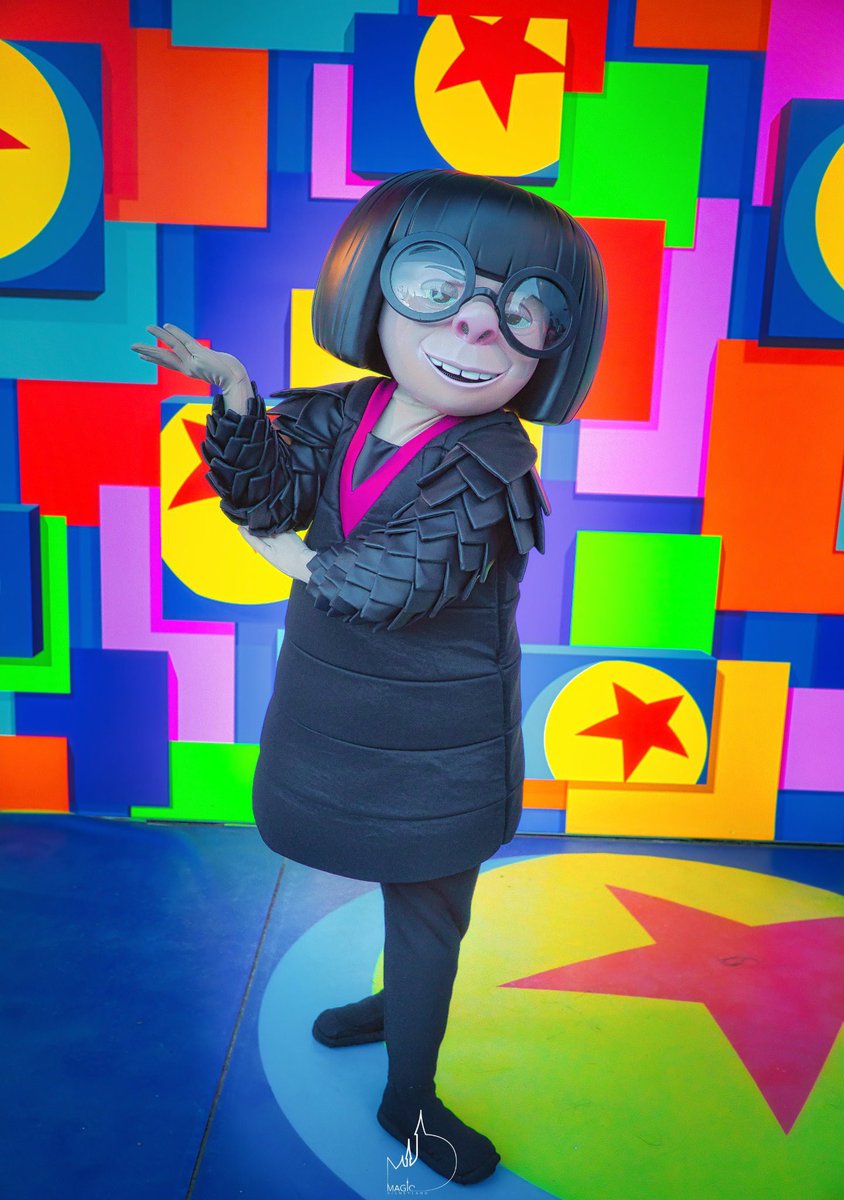 magikdisneyland's tweet photo. 🇫🇷[DISNEYLAND PARIS] Lors de la soirée Electro Night, Edna Mode nous a fait l'honneur de sa présence à @DisneylandParis 👩🏻💅🏻💎

🇺🇸[DISNEYLAND PARIS] During the Electro Night, Edna Mode honored us with her presence at Disneyland Paris.👩🏻💅🏻💎#electronight #DisneylandParis https://t.co/F82OQeGvFt