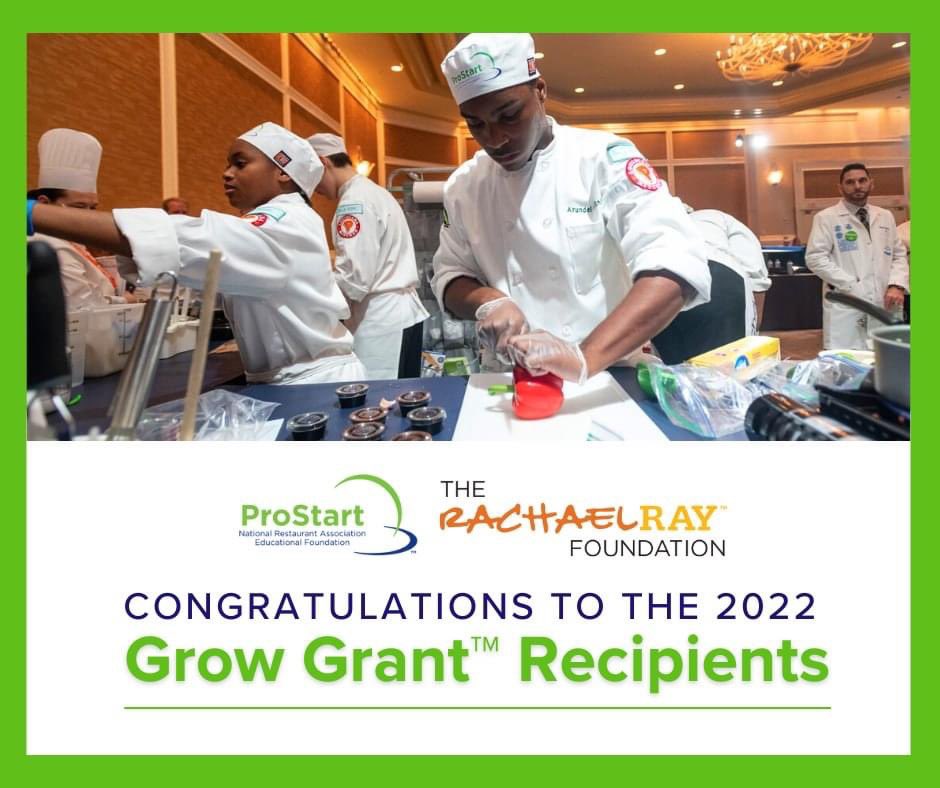 Congratulations to the 38 high schools across the country that received $5,000 grants from the #RachaelRayFoundation to help launch careers of future culinary and restaurant management talent. 

Learn more here: bit.ly/3zr9pJc