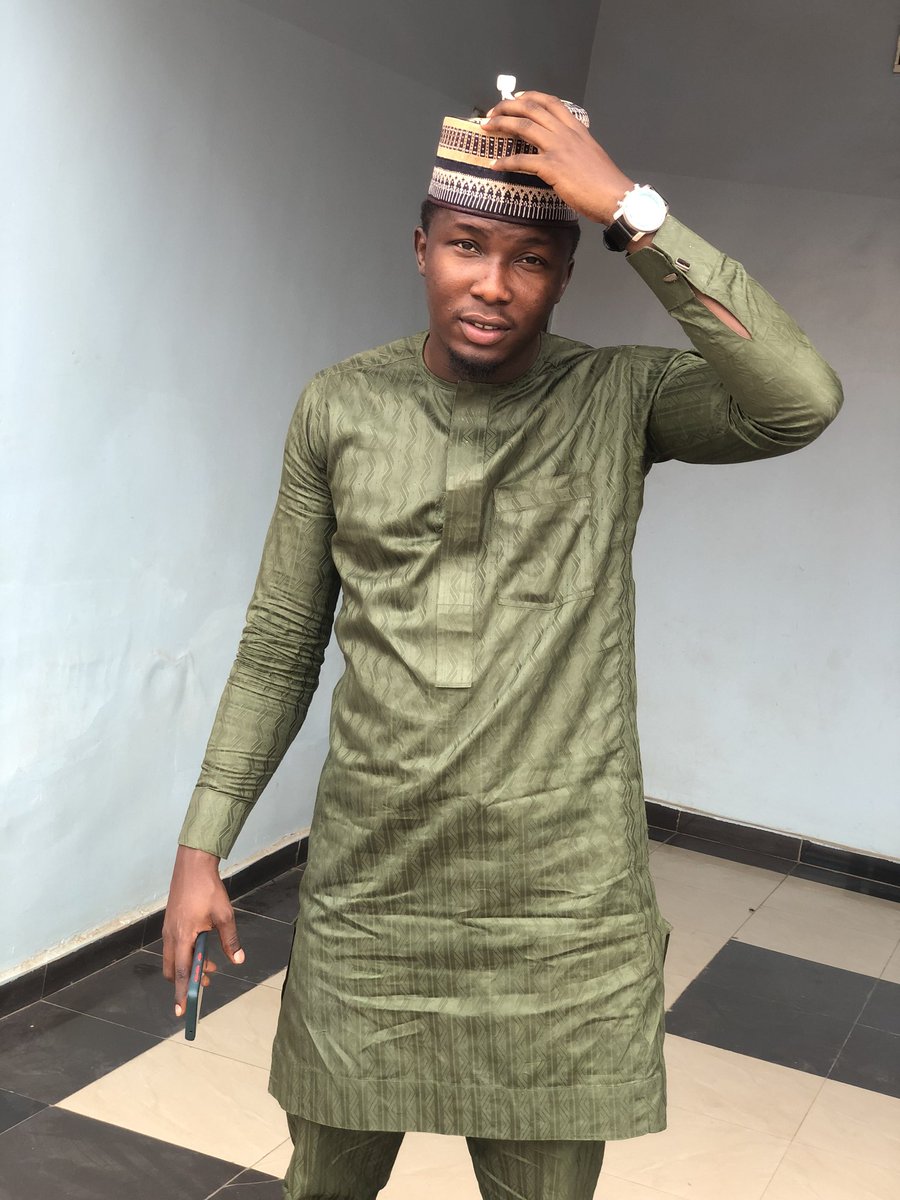 Odogwu_Laah's tweet photo. I Might not be handsome but my heart is pure https://t.co/kMoY1C9chu
