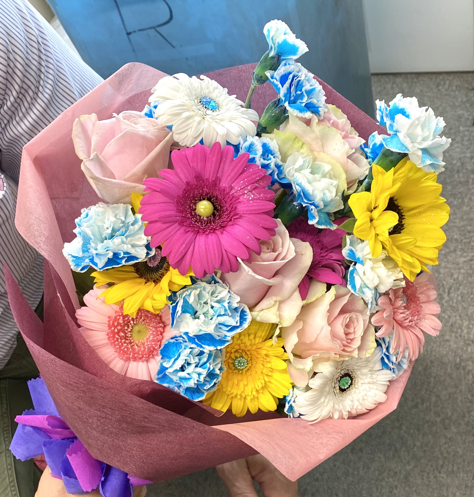 まよきち屋 まのひと 少女漫画の背景みたいに鮮やかでキラキラした花束 T Co q3atpljy Twitter まよきち屋 まのひと 少女漫画の背景みたいに鮮やかでキラキラした花束 T Co q3atpljy Twitter