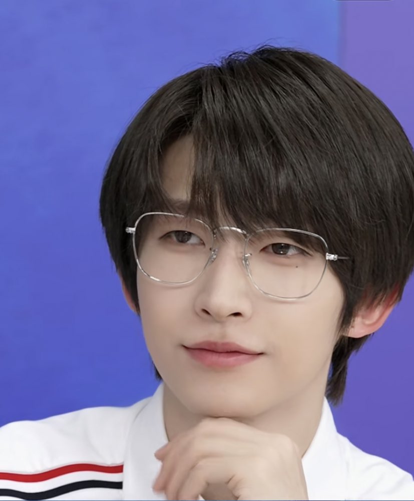 Dear carslan staff pls give us a warning for this PRETTY ADORABLE LIUYU close up 😭😫