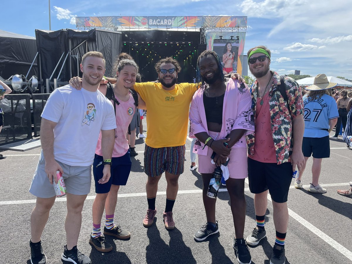 ProjectParagon_'s tweet photo. A great week spent with even better people. I’ve never danced/raged/screamed so hard in my life. Til next time! 🤙🏿 #GovBallNYC #GovBall2022 #youredoinggreat https://t.co/2GyWHChBGJ