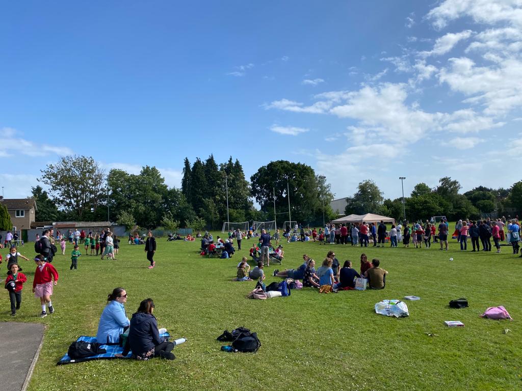 Thank you to @tennistotscymru @rhiwbinatennis @Cdf_CosmosJnr @RhiwbinaRFC Squirrels @SportsXtra for keeping the children (and adults) entertained and active at the BBQ and games night last Friday ⚽🎾🏈