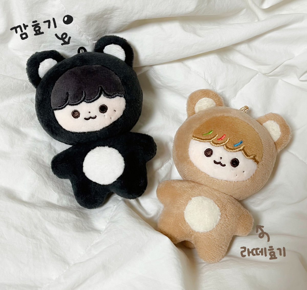 [🇻🇳VN GO]
📌HAECHAN (NCT) Doll by <a href="/gomhyogie/">곰효기&롱효기</a> <10cm>

🥑Latte Hyogi / Black Hyogi 
Only Doll 

💵420k/set

🥑Mũ + Doll

💵520k/set

❌Mua từ 2 set bất kì giảm 35k/set ❌

⏰Deadline: 26/06/2022

🚛Shipping : Dự kiến sx 3 tháng