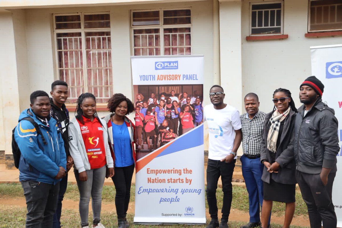 ElvisTressco's tweet photo. With my team at work,  Girl get equal,  youth participation  decision making issues. 
@PlanMalawi 
@ChavulaMaria 
💕💕 https://t.co/YIifif2OlM