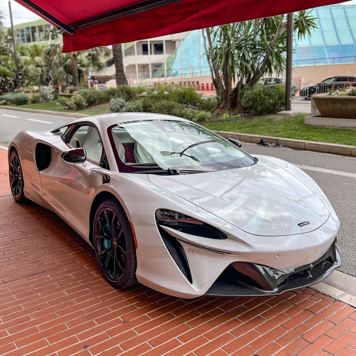 carpxrnpicx's tweet photo. McLaren Artura https://t.co/zsZU1egBB6