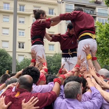 FMSantGervasi's tweet photo. Vine a fer pinya a la diada castellera de la Festa Major de Sant Gervasi-La Bonanova. La Colla Castellera @jovedebarcelona, els @CdSarria, els @CastCornella aixecaran les seves construccions diumenge 19 de juny a la Pl. Bonanova. 
👉 19 de juny
⏰ 12.00 h
📍 Pl. Bonanova https://t.co/zimHyq7nXR