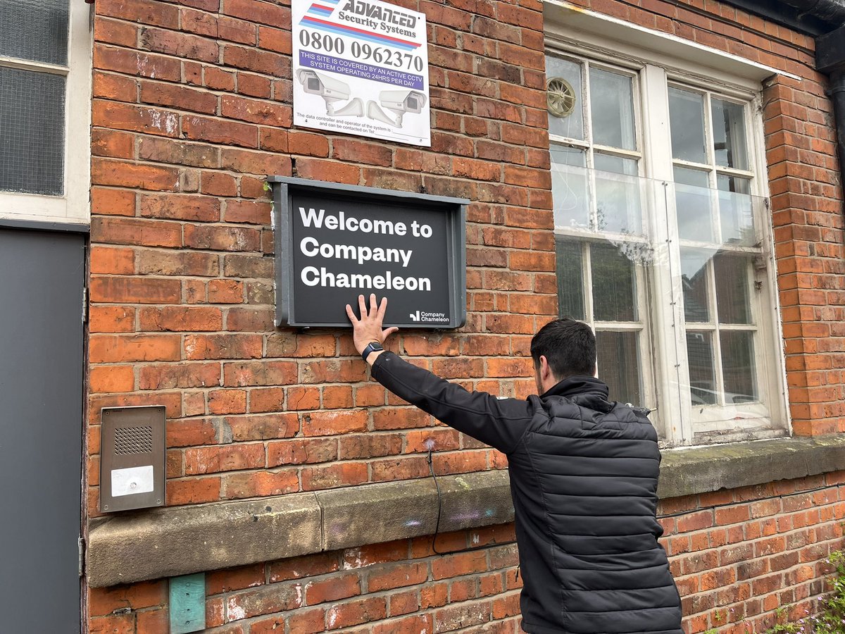 chameleon_info's tweet image. Exciting to see our new signs up in the building this morning!

Proud of the space we’re creating here at Chameleon. 

#studiorevamp #dancestudio #dancevenue #studiospace