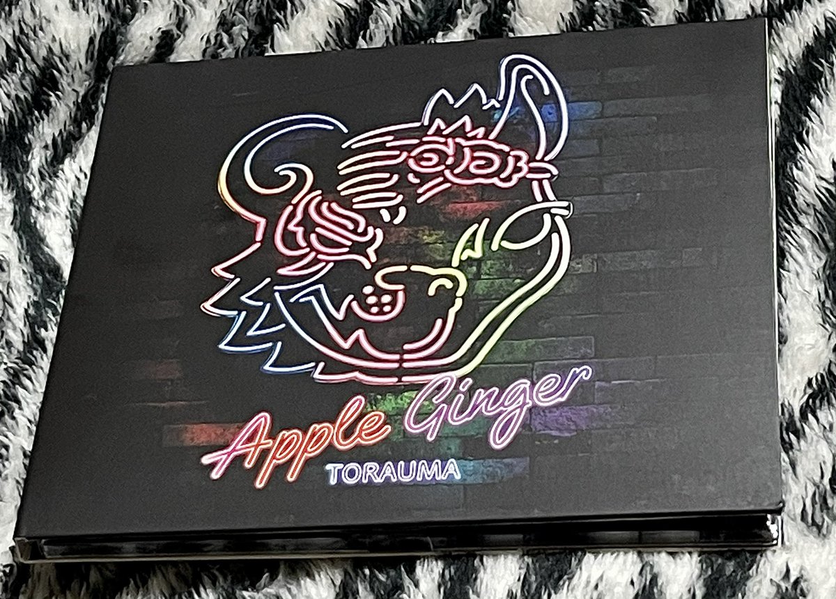 takayukisanya's tweet image. 螢螢➖➖HOTARU Fes➖➖螢螢
                  （北房文化センターより）

      🎵カッケｪｪ🐯🐴ちゃん🎵
           💗ウキウキHappy 💗
Oh！CD持ってるぜ【何でシマシマ柄やねん‼︎ツッテ！！W】
#torauma #獣バンド #イケバンド 
#サックスドラム🎷🥁