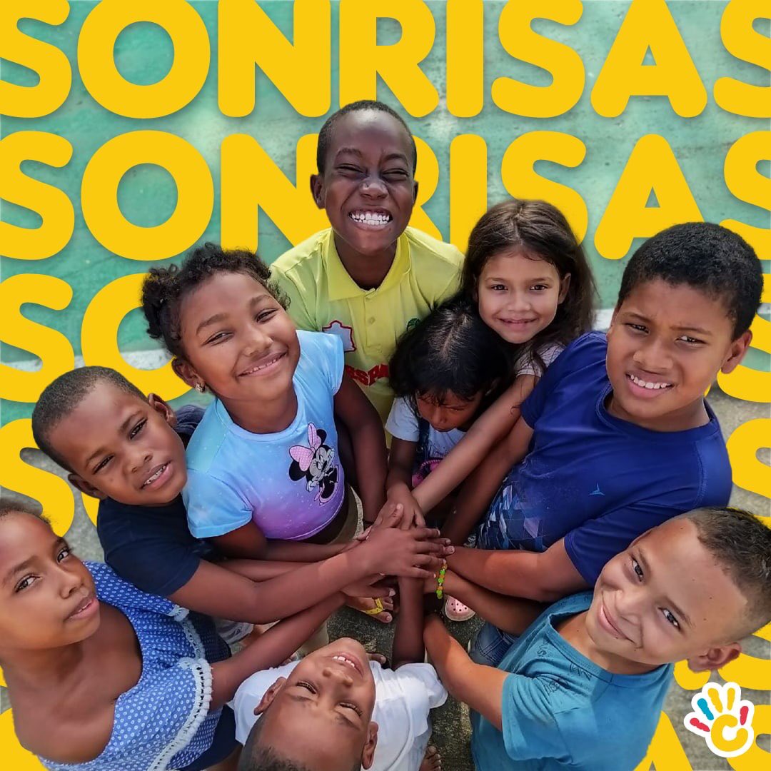 ColorFundacion's tweet photo. ¡Son estas sonrisas las que nos inspiran! Hoy el agradecimento es para ellos quienes son el motor de nuestro trabajo😍😍🤩. #Coloryesperanza #Sevalesoñar #Choco #Coloreandoesperanza https://t.co/3eS1ca2Njo