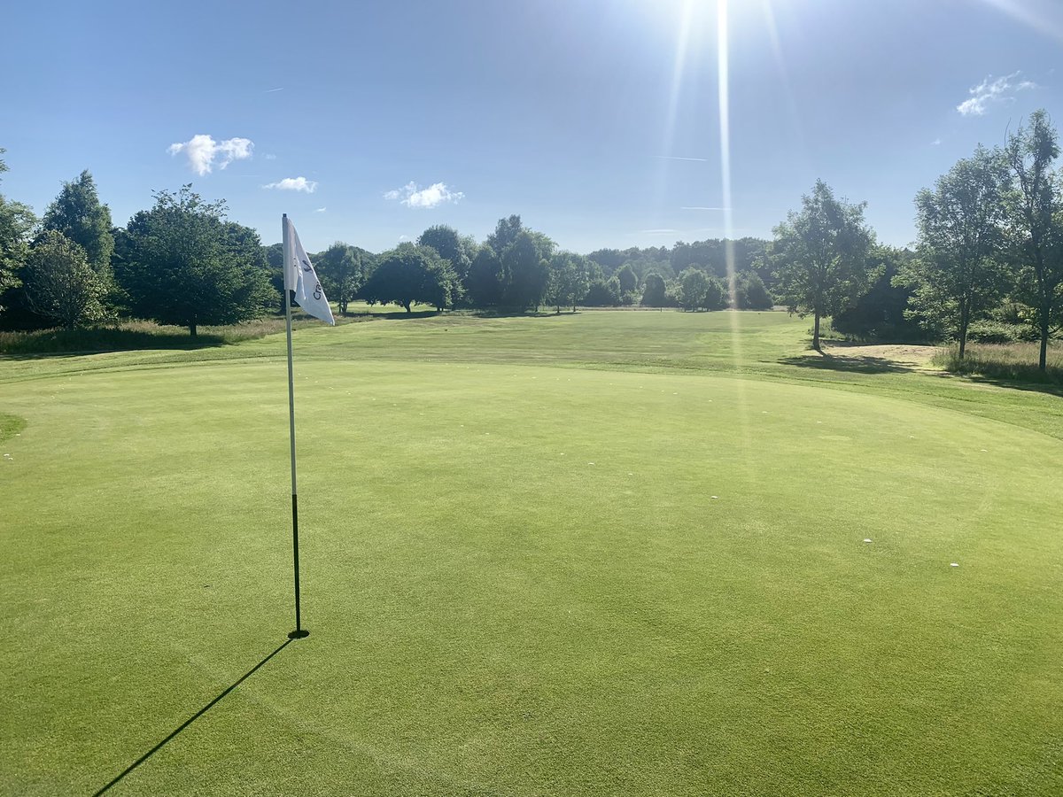 AndyClarkCM's tweet photo. What a morning to spray the greens! Changed to a range of Aquatrols products this season and very pleased with the results. Happy golfers and great feedback. Big thanks to @dbevanturfie for supply and support 🙌🏻 #turf #greenkeeping #golf https://t.co/24SJ0h0ngk