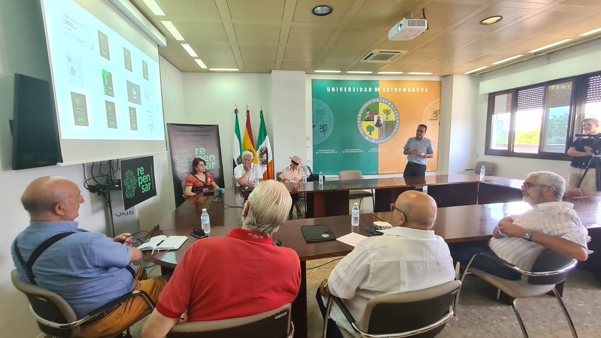 RepensarEx's tweet photo. Nuevo grupo de discusión! Hoy grupo de trabajo específico con miembros de la Universidad de los Mayores de la @infouex, como fuente de conocimiento, por su trayectoria, formación y experiencia vital.
Gracias @CulEmprendedora @maldonado_eco @Junta_Economia @OndaCampus https://t.co/2QqzRljT6X