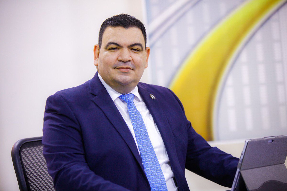 #ServiciosPGR | “Tenemos 265 abogados y hemos contratado 36 más a nivel nacional”: procurador general, <a href="/ReneEscobarA/">René Escobar</a>.