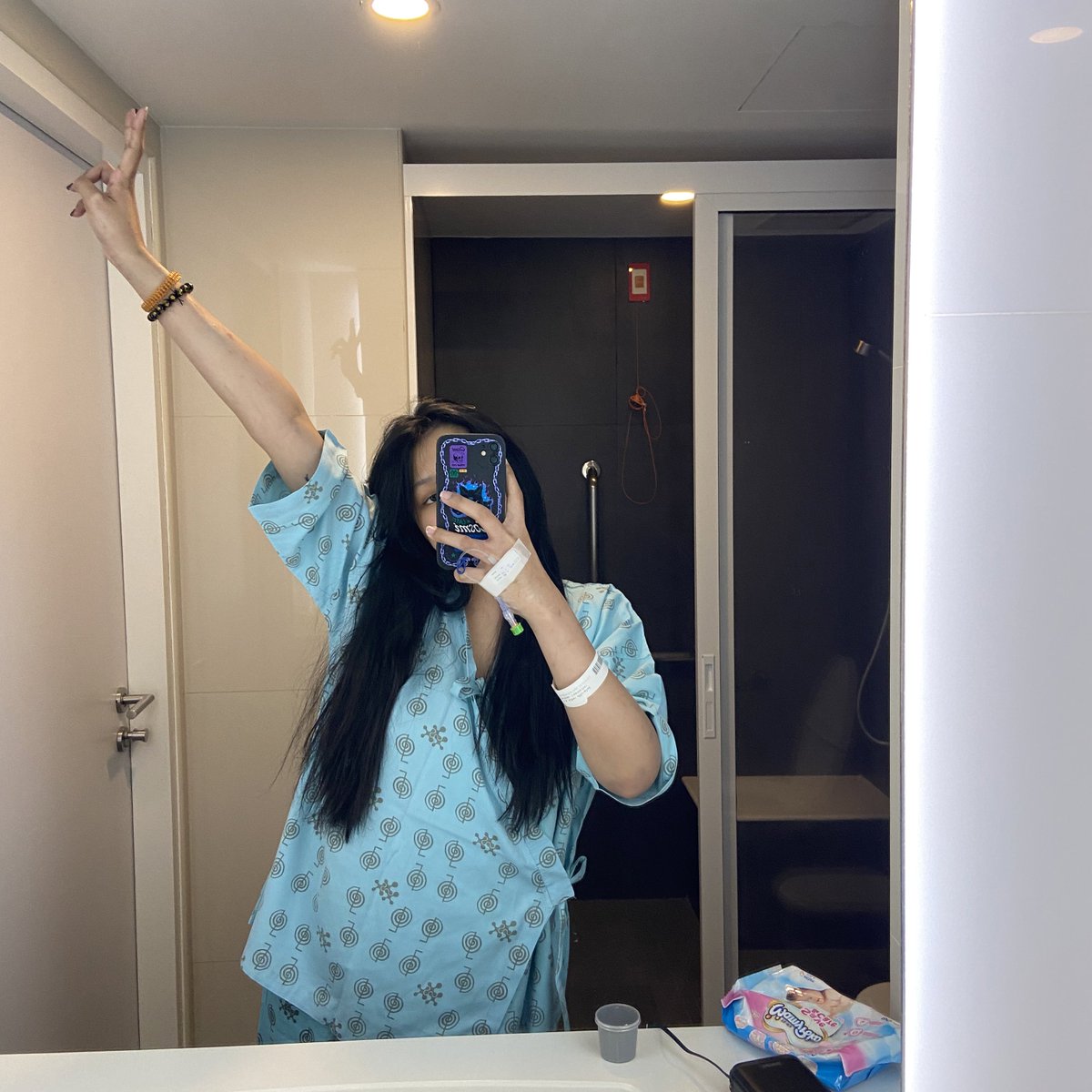 saturdaytulakom's tweet photo. — เธรดพ้มกับมะเร็งต่อมน้ำเหลืองตัวร้าย (เผื่อมีประโยชน์)

เราเริ่มมีอาการตอนช่วงมกรา เริ่มจากไอก่อน จากไอนิดหน่อยจนหนักขึ้นแต่ก็ไม่ได้ใส่ใจหรือไปหาหมอเพราะค่อนข้างเป็นคนละเลยตัวเองสูงมาก แต่เวลาที่เรานั่งหรือเดินจะไอน้อยมาก แต่ถ้าเมื่อไหร่ที่เอนตัวลงนอนจะไอหนักจนเหมือนคอจะพัง (1) https://t.co/23WkQIWAnu