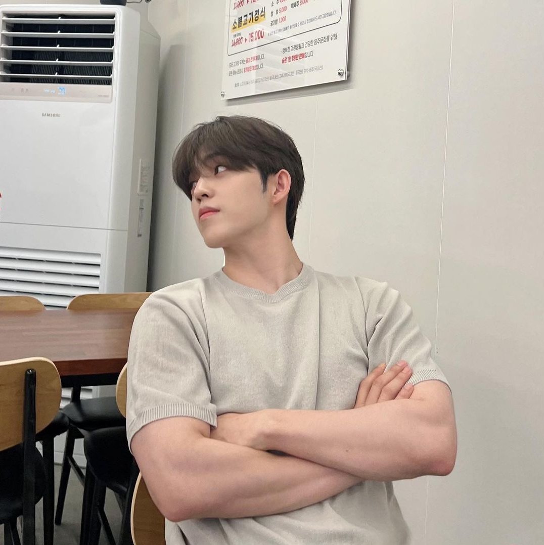 wonusluck's tweet image. what happened to little gf scoups WHY ARE U SUDDENLY A DADDY NOW